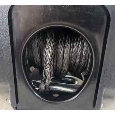 Winche Eléctrico Portátil 3.000 libras 12v Piola Sintética desmontable y control remoto