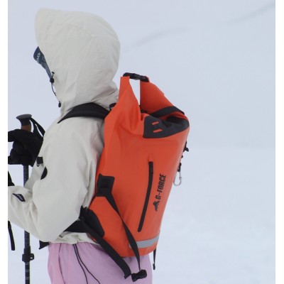 Mochila Outdoor G-FORCE 35 litros 100% Impermeable Naranja + bolso 2 litros para celulares