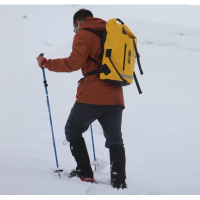 Mochila Outdoor G-FORCE 35 litros 100% Impermeable Amarilla + bolso 2 litros para celulares