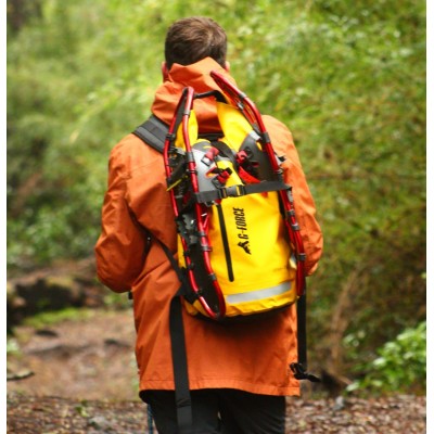 Mochila Outdoor G-FORCE 35 litros 100% Impermeable Amarilla + bolso 2 litros para celulares
