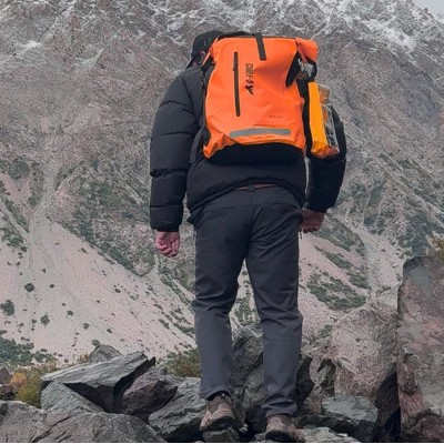 Mochila Outdoor G-FORCE 55 litros 100% Impermeable Naranja + bolso 2 litros para celulares